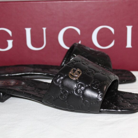 NWB Gucci GG Embossed Matelassé Slides Slip Ons Black Sandals Leather 40 816330 - Picture 3 of 7